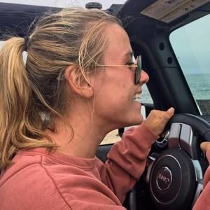 Meet your Posher, Emily